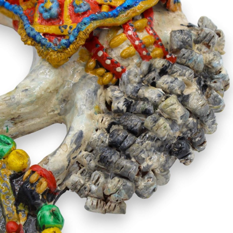 Cheval de char sicilien en céramique sicilienne - L 30 x h 28 cm environ. avec applications et décorations en relief MOD
