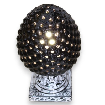Lampe Pigna perforée en céramique Caltagirone - h 35 cm environ. Noir à tige carrée, décor baroque - 