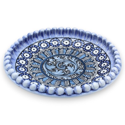 Tafelaufsatz oder Taschenleerer aus Tannenzapfen, Caltagirone-Keramik, 3 Größenoptionen (1 Stück), Barockdekoration auf  2