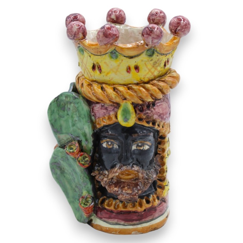 Giano Bifronte testa con due volti in ceramica Caltagirone, h 18 cm ca. con corona, treccia e ficodindia, fondo bordeaux