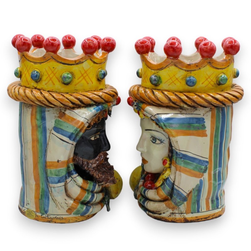 Moorköpfe Caltagirone, H ca. 30 cm. Mit Krone, Seil, Turban und gemischten Früchten - 