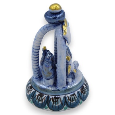 Presepe Campana monocromatica blu antico madreperla, ceramica Caltagirone h 10 cm ca. dettagli in smalto oro zecchino 24