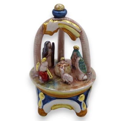 Keramisk Crib av Caltagirone i torn, dekorationer i 24k guld, h16 cm ca. Mod NF - 