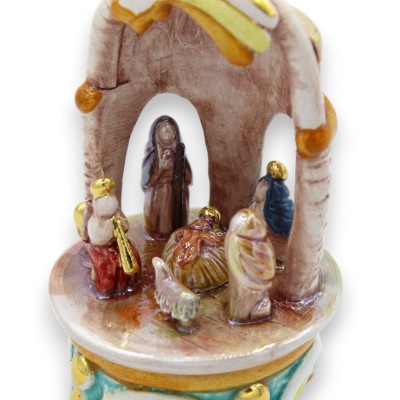 Handcrafted nativity scene, in blue bell, in fine Caltagirone ceramic, decorations in 24k pure gold, approx. h14 cm. For