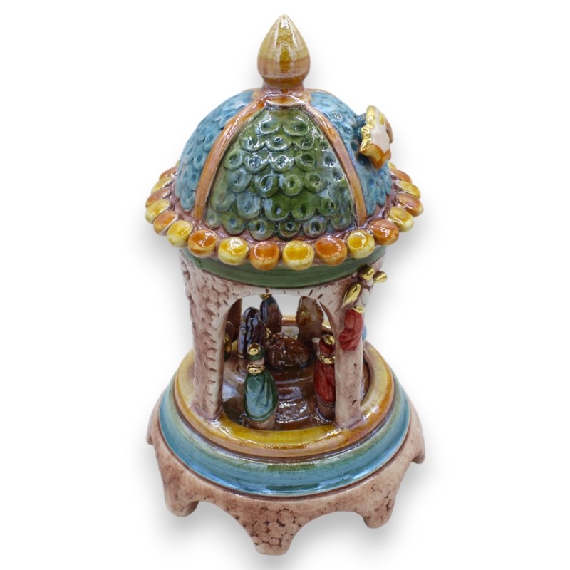 Barockkupol julkrubba h 21 cm ca. polykromatisk pärlemor emalj, Caltagirone keramik, detaljer i 24k rent guld - 