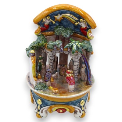 Borgo kerststal h 20 cm ca. Polychromatisch parelmoer email, Caltagirone keramiek, details in 24k puur goud - 