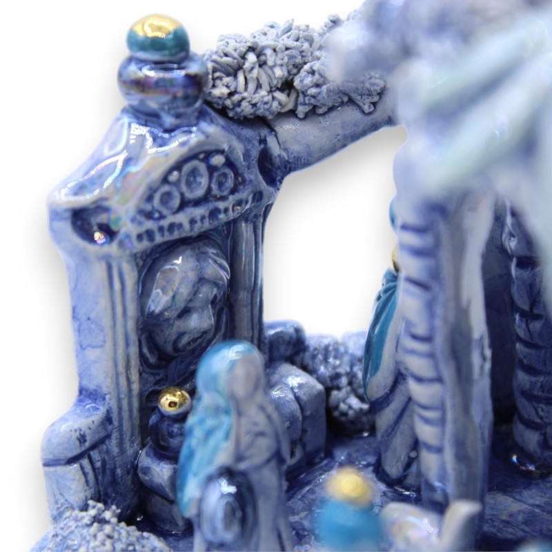 Crèche de Borgo h environ 20 cm Émail nacre bleu antique monochromatique, céramique Caltagirone, détails en or pur 24 ca