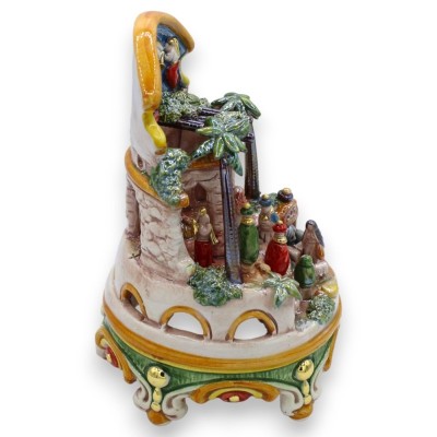 Borgo kerststal h 23 cm ca. polychromatisch parelmoer email, Caltagirone keramiek, details in 24k puur goud - 
