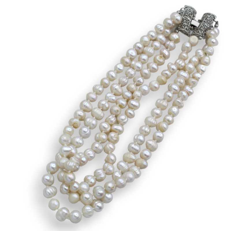 Collana con triplo filo di Perle Naturali, L 44 cm ca. Susta in Acciaio. -
