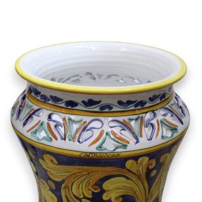 Portaombriel Albarello w ceramice di Caltagirone traforato, dekoracja tło niebieskie, h 50 cm approx. Mod GR - 