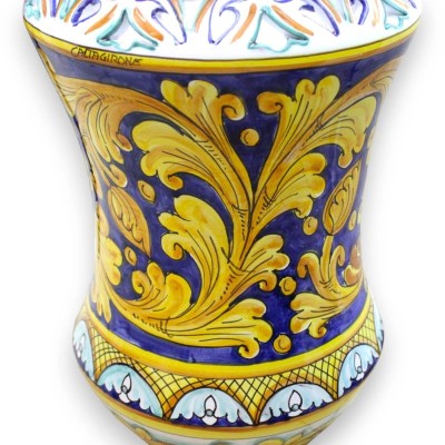 Portaombriel Albarello w ceramice di Caltagirone traforato, dekoracja tło niebieskie, h 50 cm approx. Mod GR - 