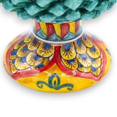 Pinha Siciliana em Cerâmica Caltagirone com 3 opções de tamanho (1 unidade) Verdigris, Caule decorado com cauda de pavão