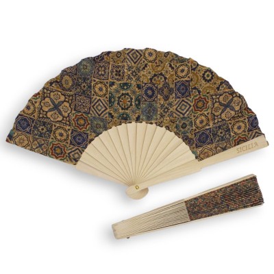 Ventaglio in legno con tessuto decorato, h 22 cm ca. (1pz) Decoro a tema Sicilia casuale MD2 - 