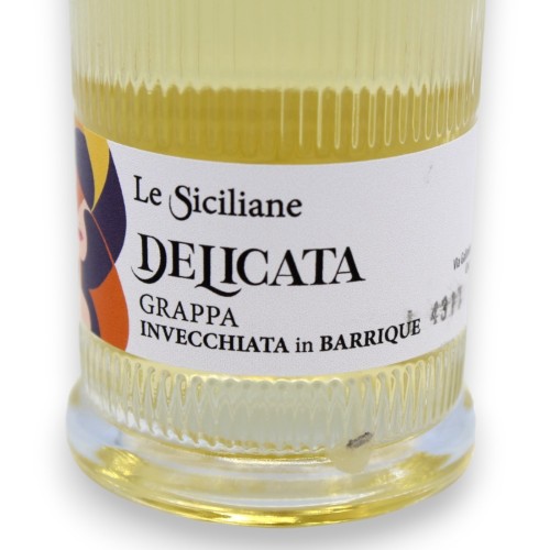 "Delicata", Grappa gerijpt in barrique, gegraveerde fles, vol. 40% - 100 ml -  2