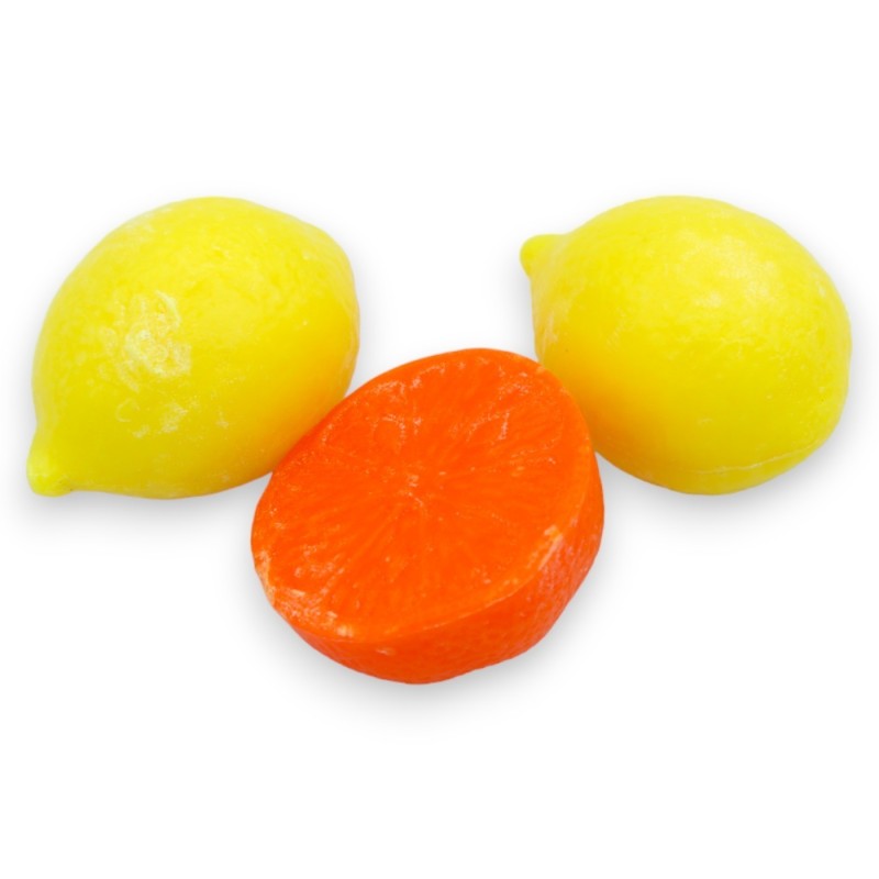 Sachet en organza contenant 3 savons végétaux, parfum Citron et Orange, à utiliser également comme marque-place - 