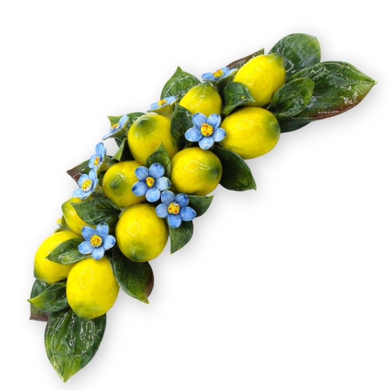 Arco con composizione di 10 limoni, fiori e foglie in pregiata ceramica - h 17 x 36 cm ca. - 