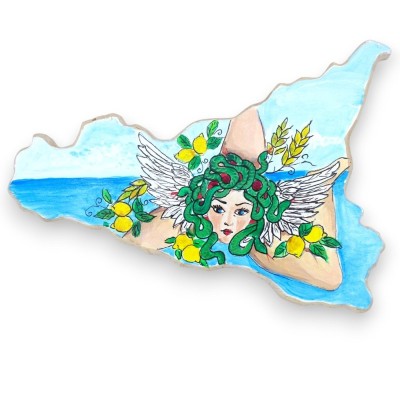 Tábua de madeira em formato de Sicília chanfrada nas laterais, altura 20 cm x largura 30 cm aprox. decoração pintada à m