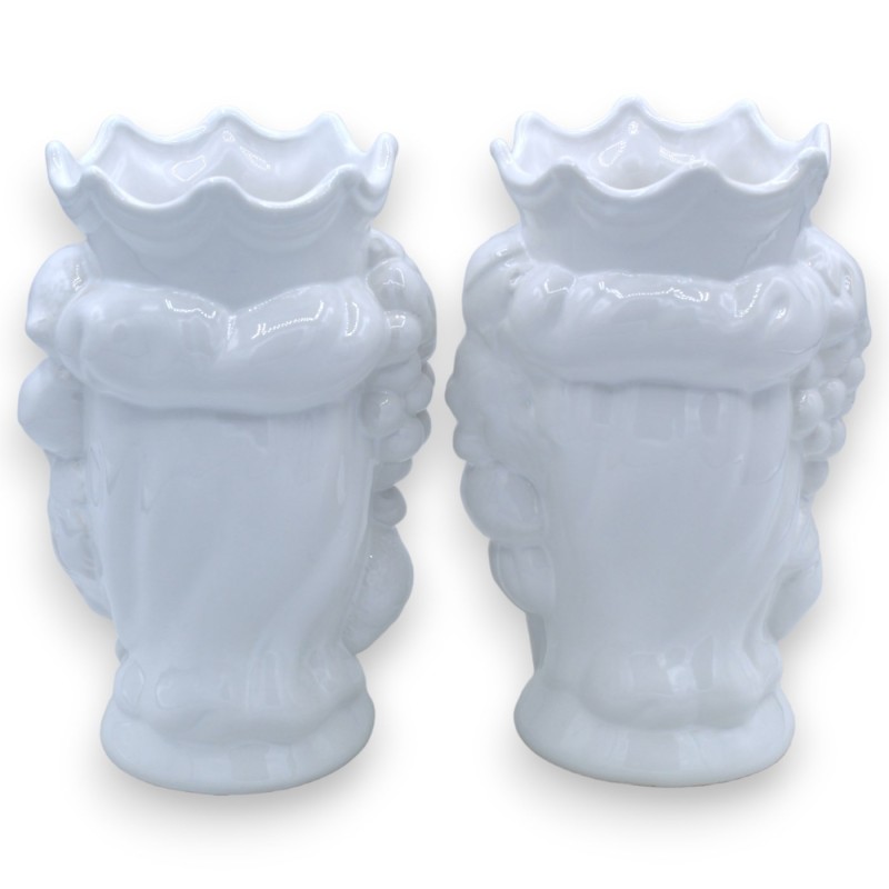 Coppia teste di moro siciliane in ceramica Caltagirone - h 18 cm ca. Bianco Lucido Corona e Frutta - 