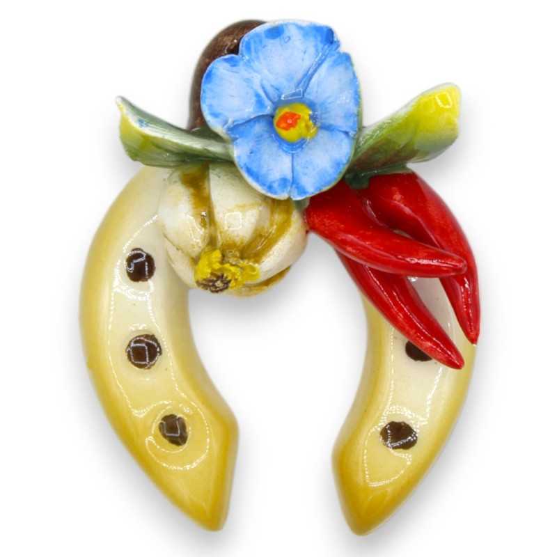 Horseshoe in fine ceramic, h approx. 8 x 6 cm. with applications of flower, chili peppers and garlic - 