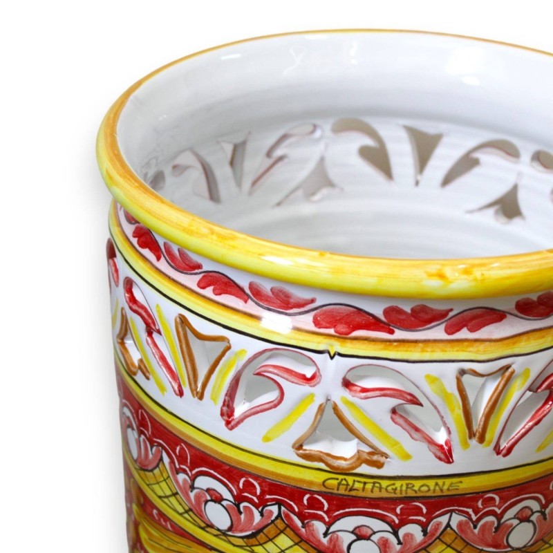 Porta-guarda-chuva cilíndrico em cerâmica Caltagirone com decoração barroca ornamentada sobre fundo vermelho - 