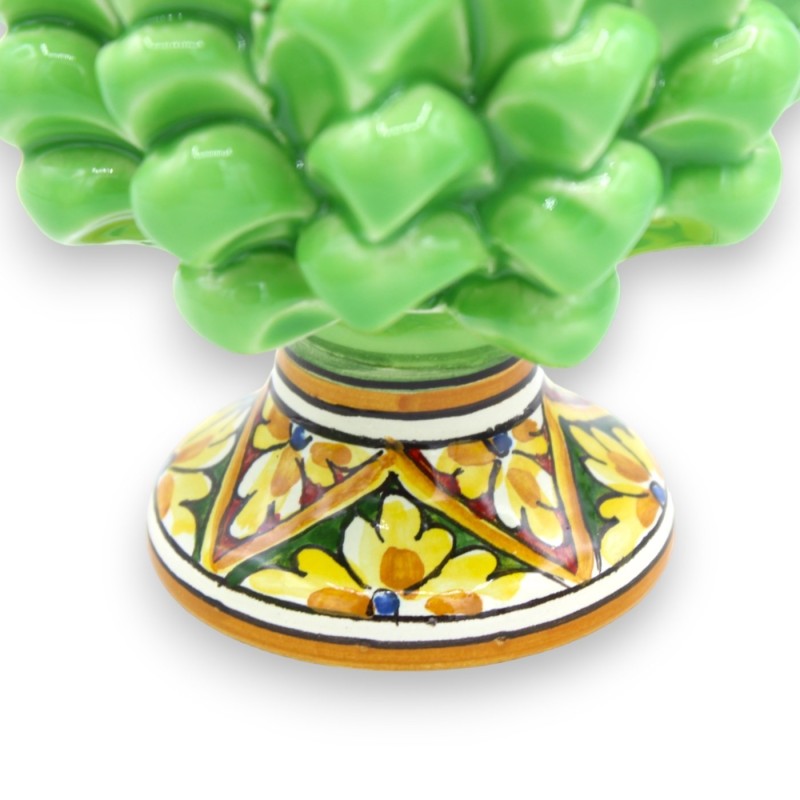 Piña de pino siciliano Caltagirone, altura aprox.15 cm. (1 pieza) Verde claro con tallo decorado - Decoración de tallo a