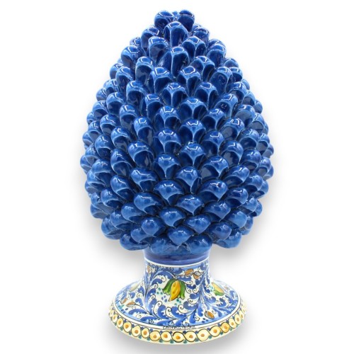 Siciliaanse dennenappel in Caltagirone-keramiek, antiekblauw, 2 maatopties (1 stuk) basis met 17e-eeuwse en bloemendecor