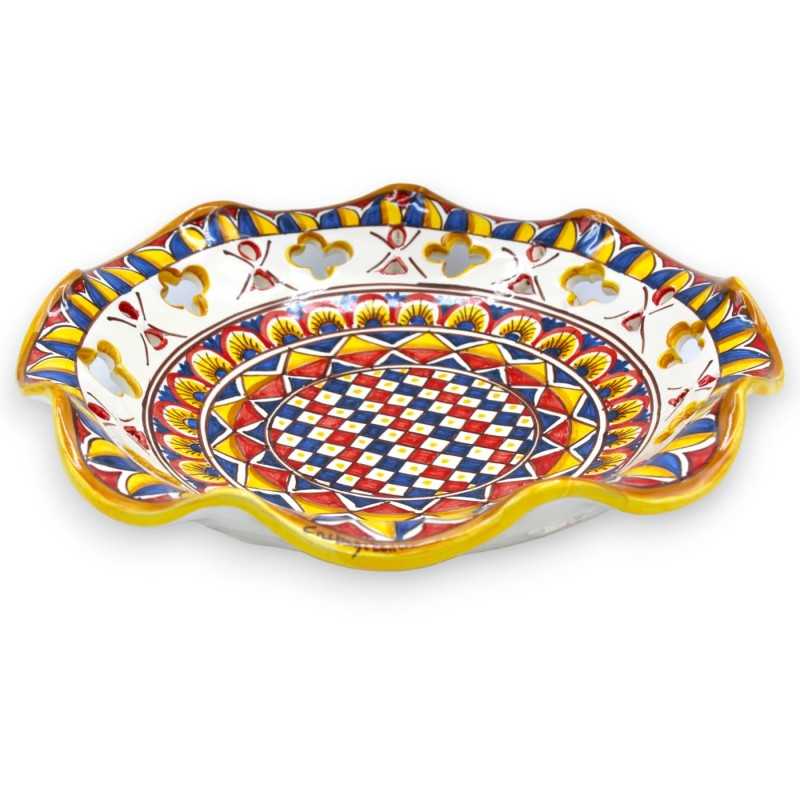 Centrotavola Smerlato e traforato in ceramica Caltagirone Ø 30 cm ca. (1pz) decoro geometrico e a scacchi - 