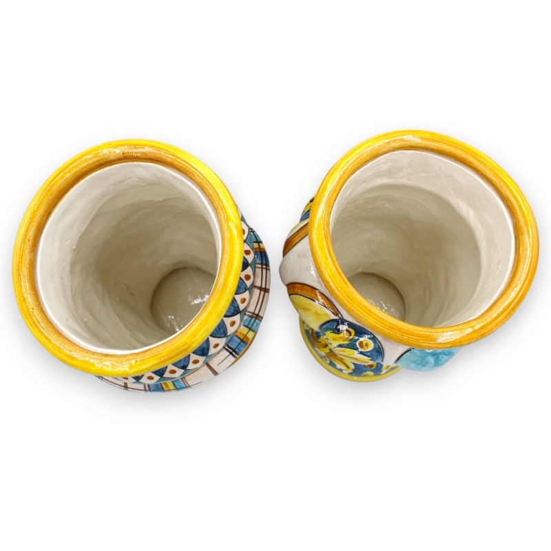 Coppia di Teste di Moro Caltagirone h 30 / 31 cm ca. decoro barocco e applicazioni - 