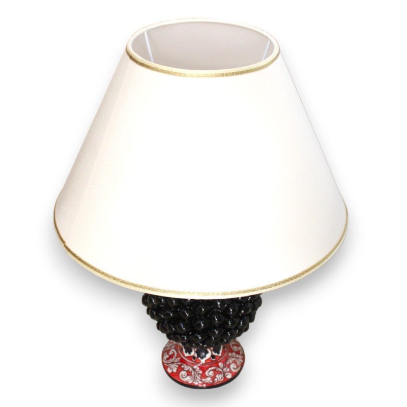 Ceramiczna lampa w kształcie szyszki Caltagirone h ok. 50 cm. Czarna łodyga z białą barokową dekoracją na czerwonym tle 