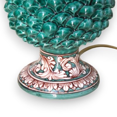 Caltagirone keramisk furulampa H 50 cm ca. Grön kopparstam med vit barockdekor och palmetter - 