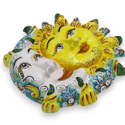 Sonnenfinsternis, Sonne und Mond aus Caltagirone-Keramik – H ca. 30 x 30 cm. mit Blumendekor auf Grünspangrund - 