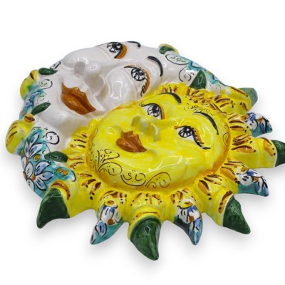 Sonnenfinsternis, Sonne und Mond aus Caltagirone-Keramik – H ca. 30 x 30 cm. mit Blumendekor auf Grünspangrund - 