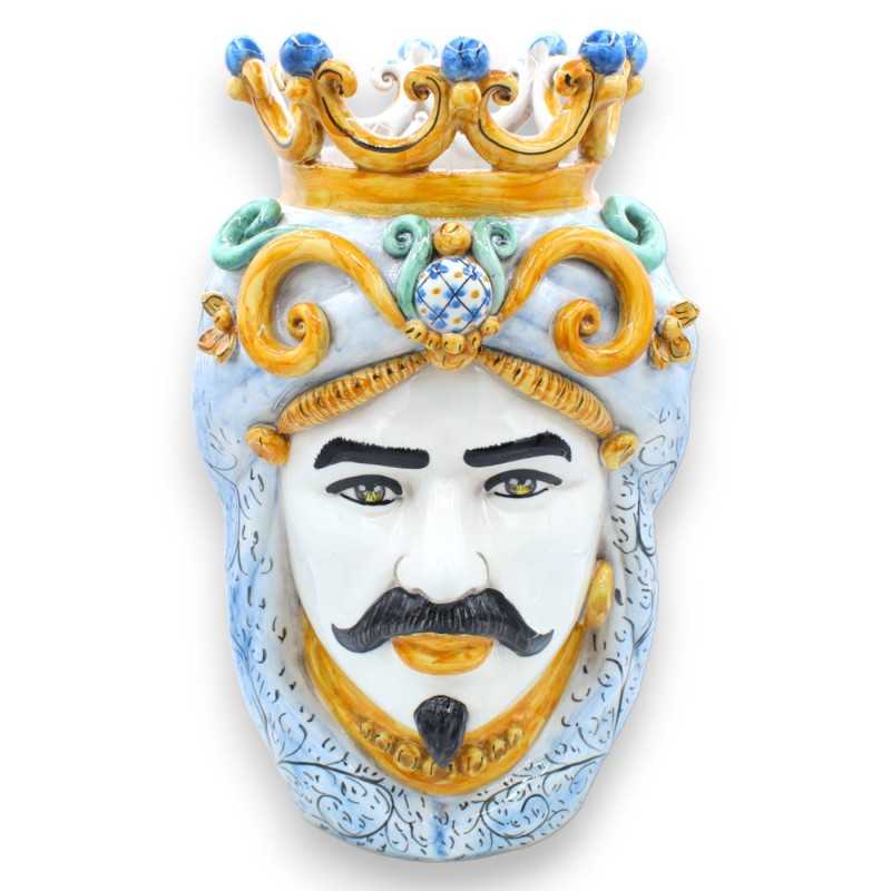 Tête de Maure de Caltagirone avec couronne et turban h 37 cm environ. (1pc) fond bleu clair et gribouillages - 
