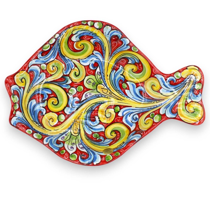 Płaska taca do serwowania ryb z ceramiki Caltagirone, dł. 40 x 30 cm ok. Wielobarwna dekoracja barokowa, czerwone tło - 
