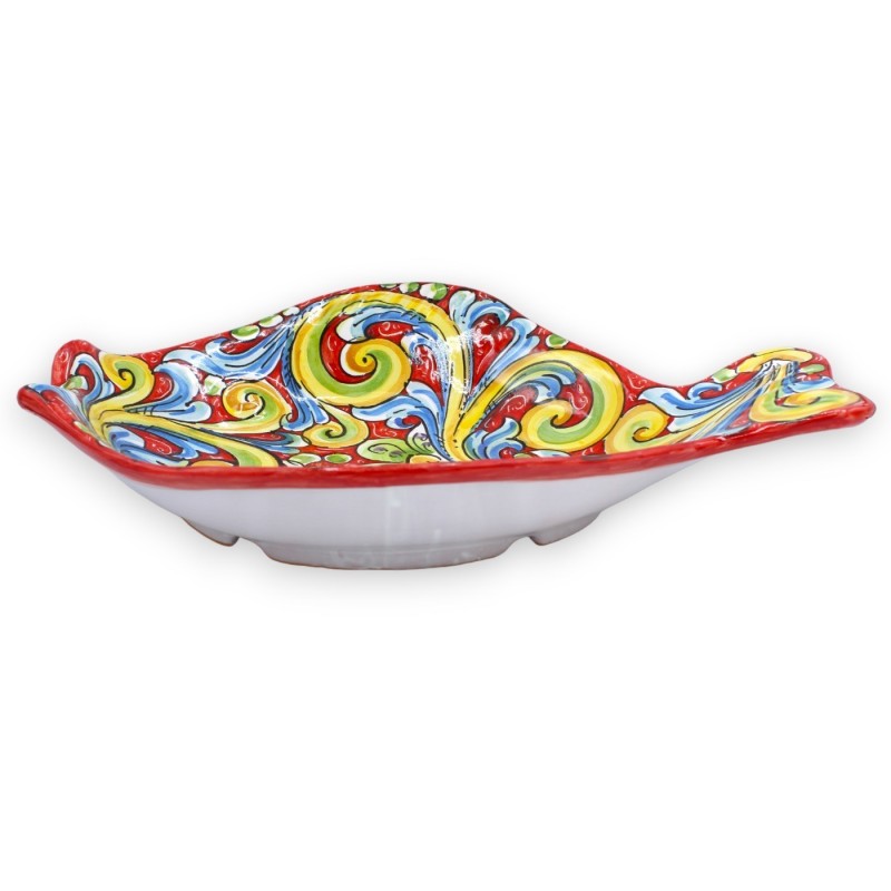 Płaska taca do serwowania ryb z ceramiki Caltagirone, dł. 40 x 30 cm ok. Wielobarwna dekoracja barokowa, czerwone tło - 