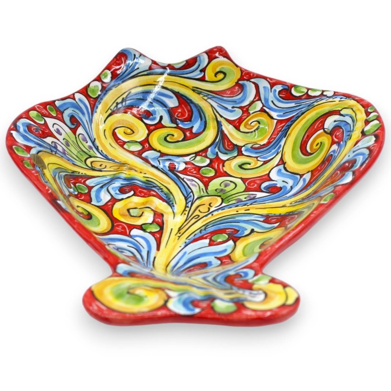 Płaska taca do serwowania ryb z ceramiki Caltagirone, dł. 40 x 30 cm ok. Wielobarwna dekoracja barokowa, czerwone tło - 