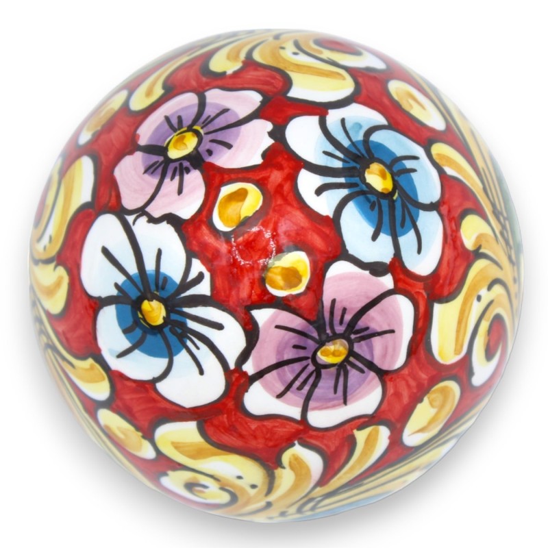 Caltagirone keramiek ei - h ca. 12 cm Veelkleurige en bloemige barokke decoratie op een rode achtergrond - 