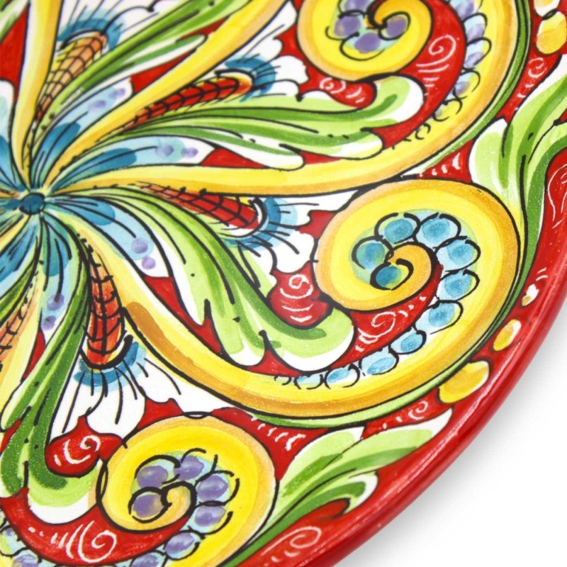 Ceramiczny talerz ozdobny Caltagirone Ø 37 cm ok. barokowa i żółto-zielona dekoracja kwiatowa na czerwonym tle - 