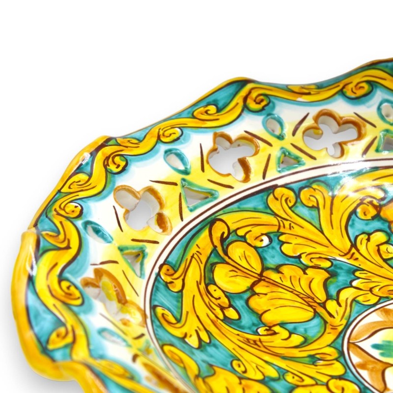 Bågat och perforerat mittstycke, Caltagirone-keramik, 2 storleksalternativ (1 st) barock- och palmettdekoration, grön ba