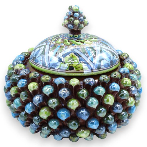 Caltagirone keramisk kakburk eller kotte smyckeskrin, flerfärgad och med pärlemor emalj, Ø 22 och h ca 20 cm.