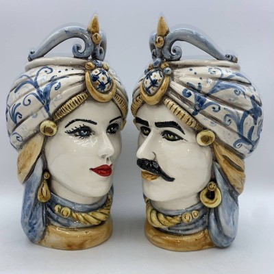 Par de cabezas de Caltagirone marrón oscuro - altura aproximada 25 cm Corona punta con decoración Azul Mod NT - 