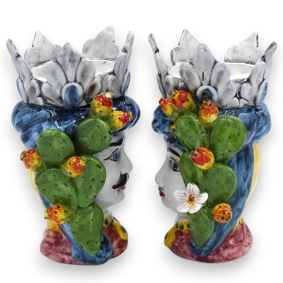 Ett par morhuvuden i fin keramik med krona och turban - h ca 16 cm. med appliceringar av MD3-prickly pear - 