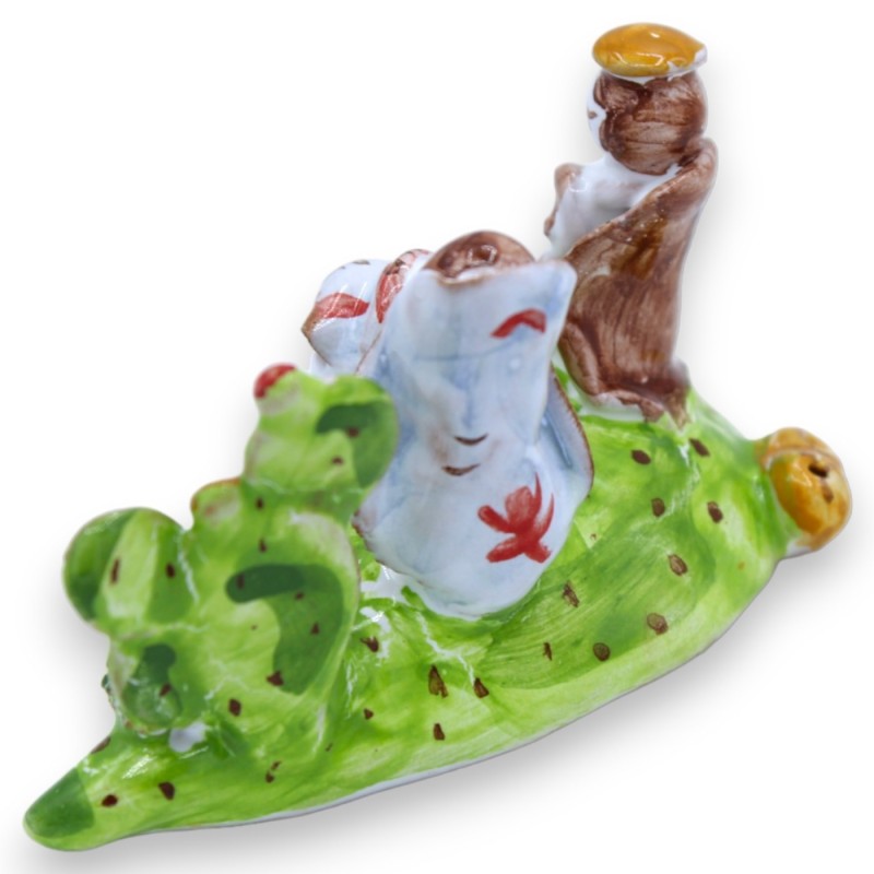 Presepe Artistico in pregiata ceramica, su pala di ficodindia - L 9 x h 5 cm ca. (1pz) - 