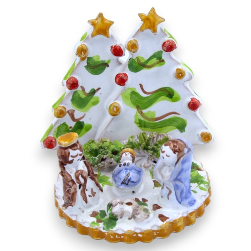 Presepe Artistico in pregiata ceramica - L 8 x h 7 cm ca. con alberi di pino e stella - 