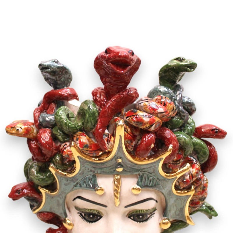 Testa di Medusa, figura mitologica, in ceramica Caltagirone h 45 cm ca. Con Tiara e dettagli in smalto oro zecchino 24k 