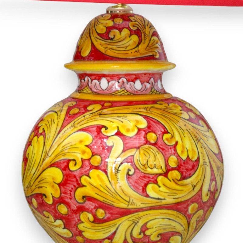 Baroque lamp with decorated stem, Sicilian ceramic, approx. h 70 cm. Yellow baroque decoration on a red background - 