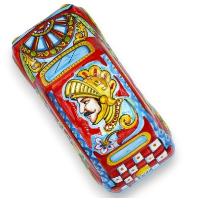 Cinquecento veicolo in ceramica Caltagirone L 25 x 11 x 11 cm ca. Decoro carretto Siciliano, Ruota e Paladino - 