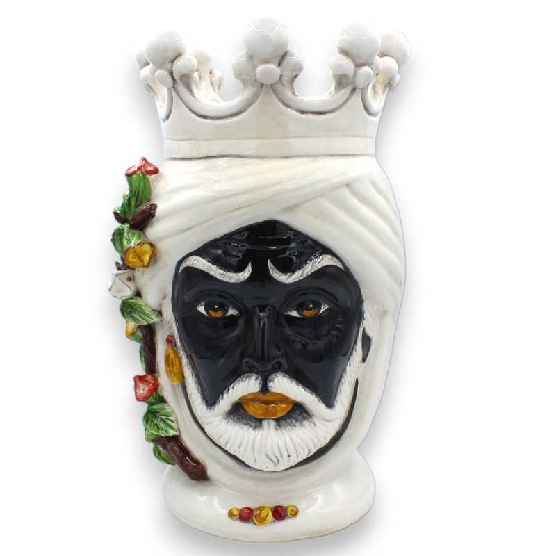 Głowa Caltagirone Dark Man, h. 35 cm ok. z białą koroną i turbanem, aplikacjami z pąków róż - 