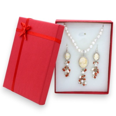 Parure Collana e Orecchini in Argento 925 con Cammeo, Perle Naturali e Coralli e rifinita con Zirconi - 