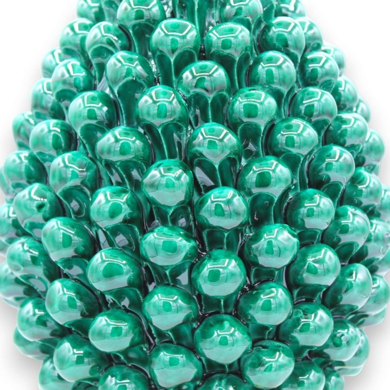 Sizilianischer Tannenzapfen aus Caltagirone-Keramik, Verderame – 2 Größenoptionen (1 Stück). Stiel mit barockem Dekor un